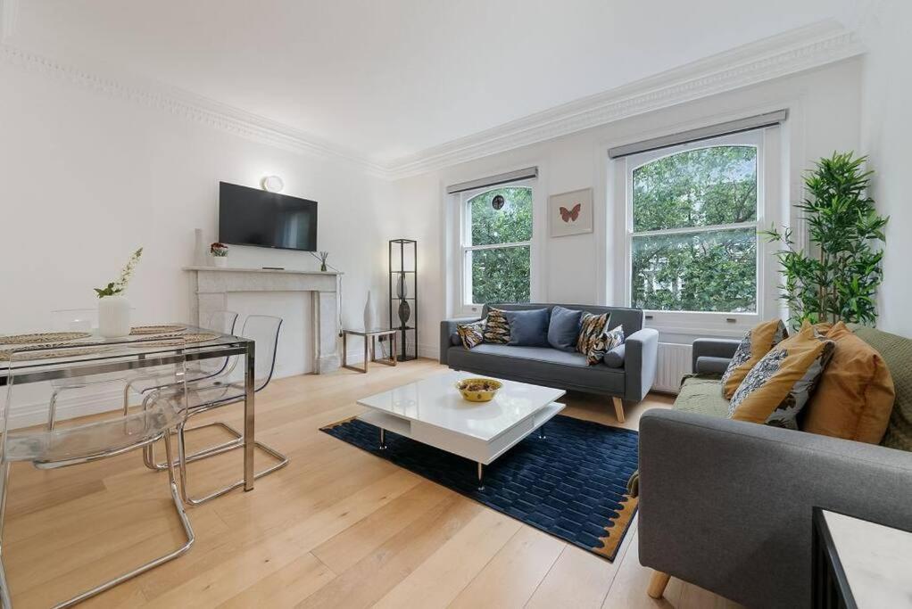 Knightsbridge Two Bed Apartment Лондон Экстерьер фото