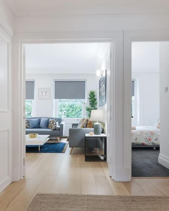Knightsbridge Two Bed Apartment Лондон Экстерьер фото